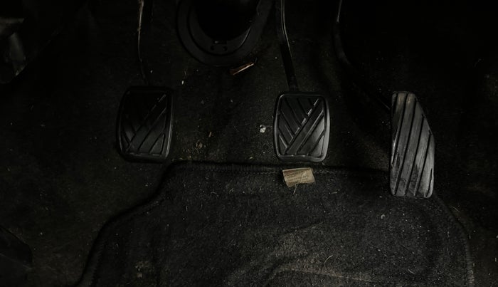 2015 Maruti Wagon R 1.0 LXI, Petrol, Manual, 67,803 km, Pedals