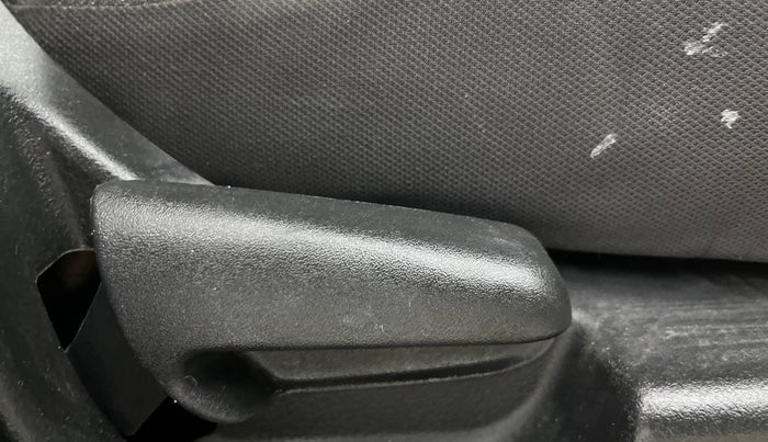 2015 Maruti Wagon R 1.0 LXI, Petrol, Manual, 67,803 km, Driver Side Adjustment Panel