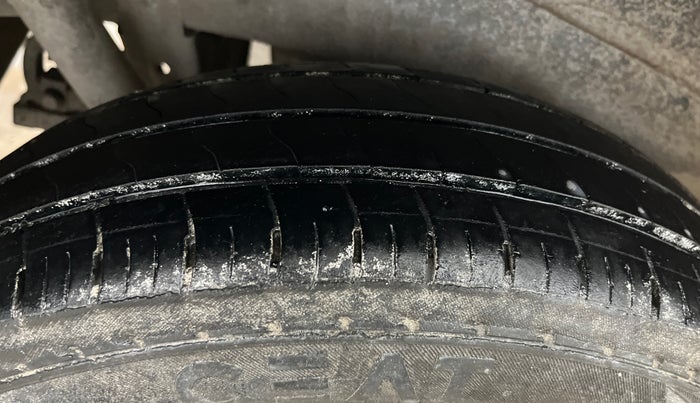 2015 Maruti Wagon R 1.0 LXI, Petrol, Manual, 67,803 km, Right Rear Tyre Tread
