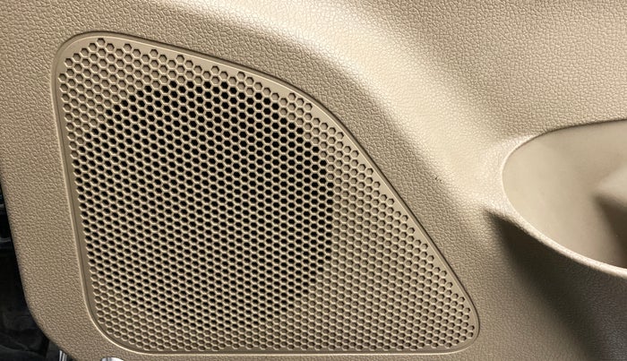 2017 Mahindra TUV300 T8, Diesel, Manual, 83,855 km, Speaker