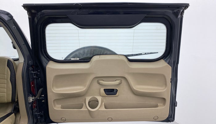 2017 Mahindra TUV300 T8, Diesel, Manual, 83,855 km, Boot Door Open