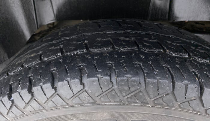 2017 Mahindra TUV300 T8, Diesel, Manual, 83,855 km, Right Rear Tyre Tread