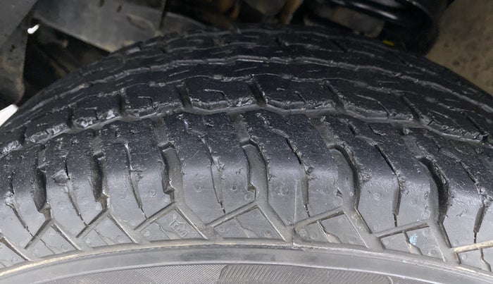 2017 Mahindra TUV300 T8, Diesel, Manual, 83,855 km, Left Front Tyre Tread