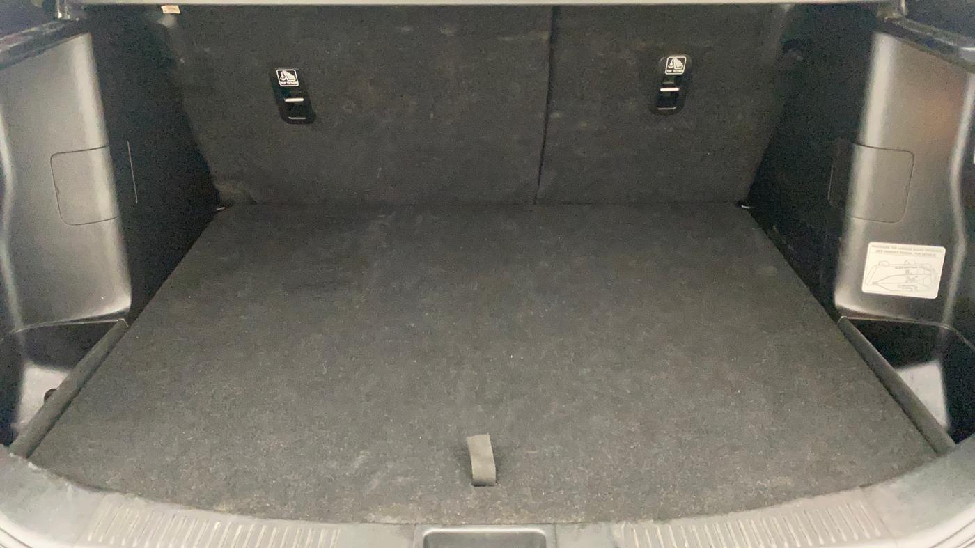2017 Maruti S Cross ALPHA 1.3, Diesel, Manual, 41,388 km, Boot Inside