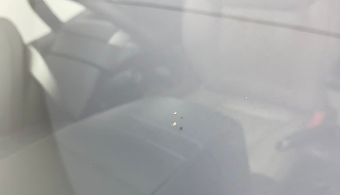 2016 Mahindra XUV500 W10, Diesel, Manual, 64,061 km, Front windshield - Minor spot on windshield