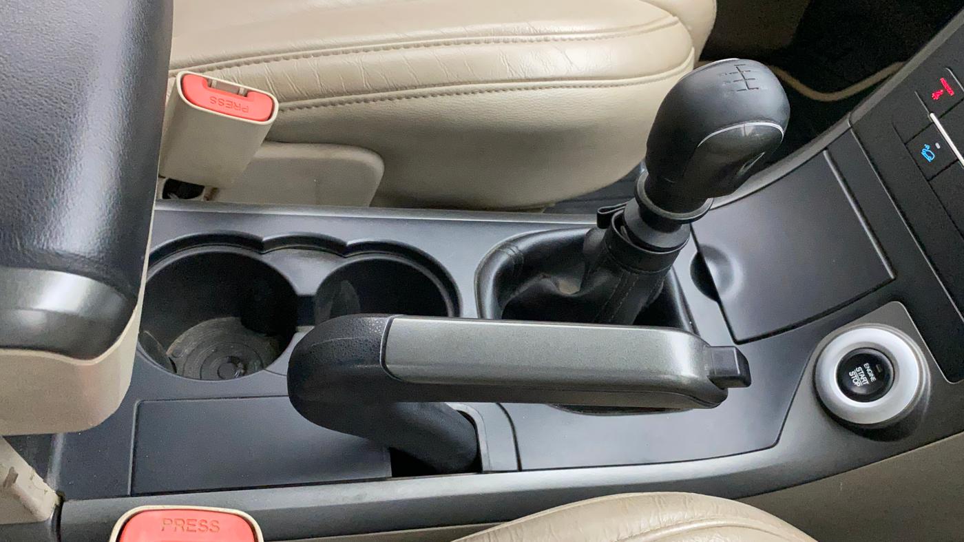2016 Mahindra XUV500 W10, Diesel, Manual, 64,061 km, Gear Lever