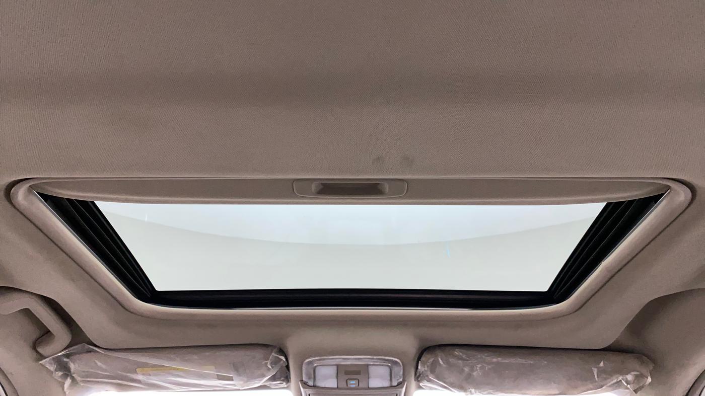 2016 Mahindra XUV500 W10, Diesel, Manual, 64,061 km, Moonroof/ Sunroof