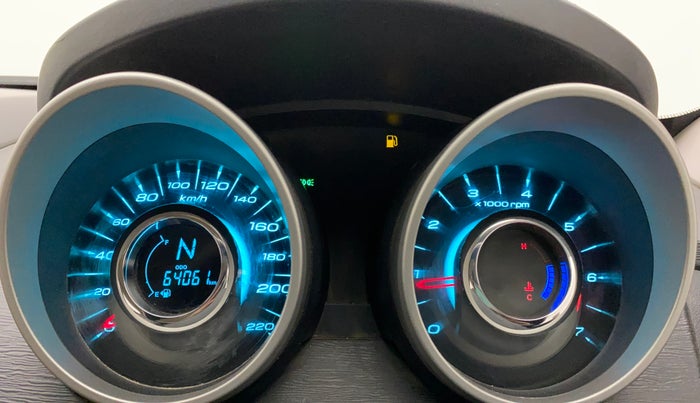 2016 Mahindra XUV500 W10, Diesel, Manual, 64,061 km, Odometer Image