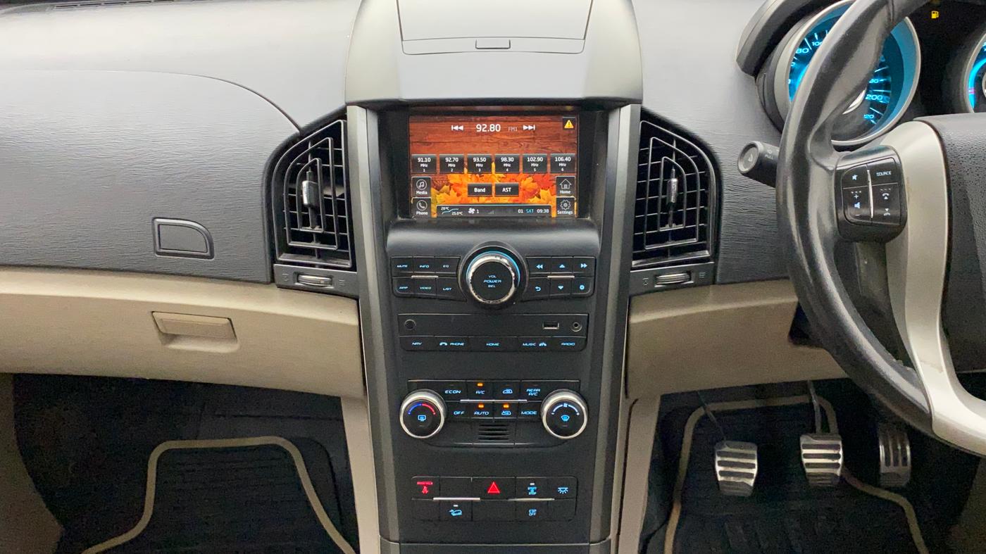 2016 Mahindra XUV500 W10, Diesel, Manual, 64,061 km, Air Conditioner