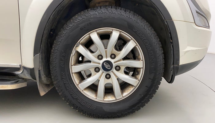 2016 Mahindra XUV500 W10, Diesel, Manual, 64,061 km, Right Front Wheel