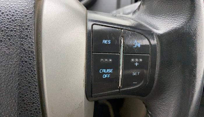 2016 Mahindra XUV500 W10, Diesel, Manual, 64,061 km, Adaptive Cruise Control