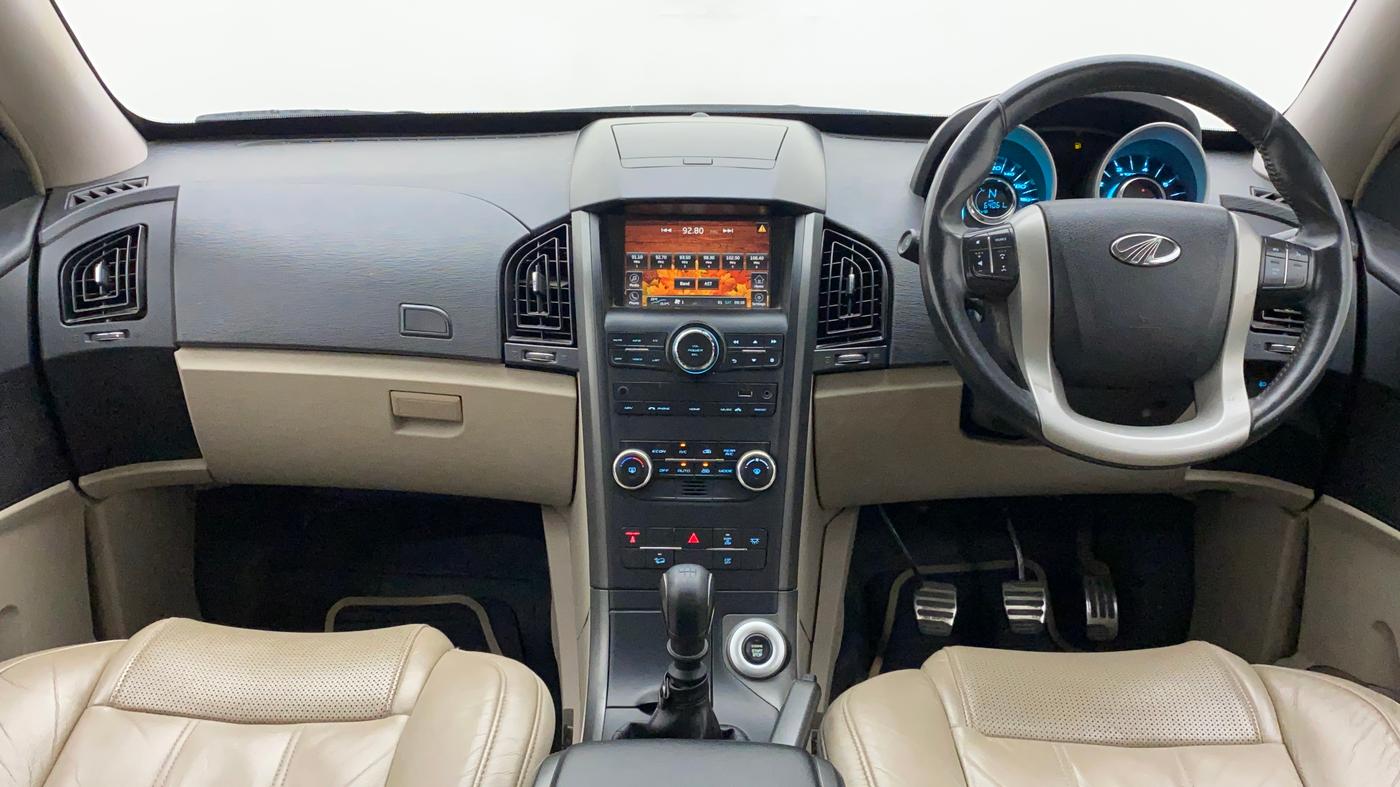 2016 Mahindra XUV500 W10, Diesel, Manual, 64,061 km, Dashboard