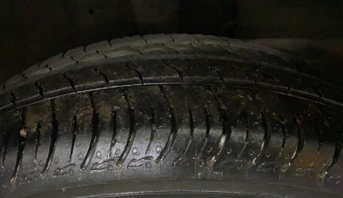 2020 Maruti New Wagon-R ZXI 1.2, Petrol, Manual, 43,188 km, Right Front Tyre Tread