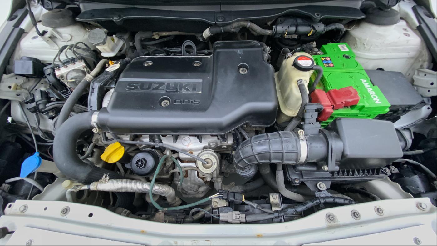 2016 Maruti Ciaz ZDI+ SHVS, Diesel, Manual, 97,657 km, Engine Bonet View