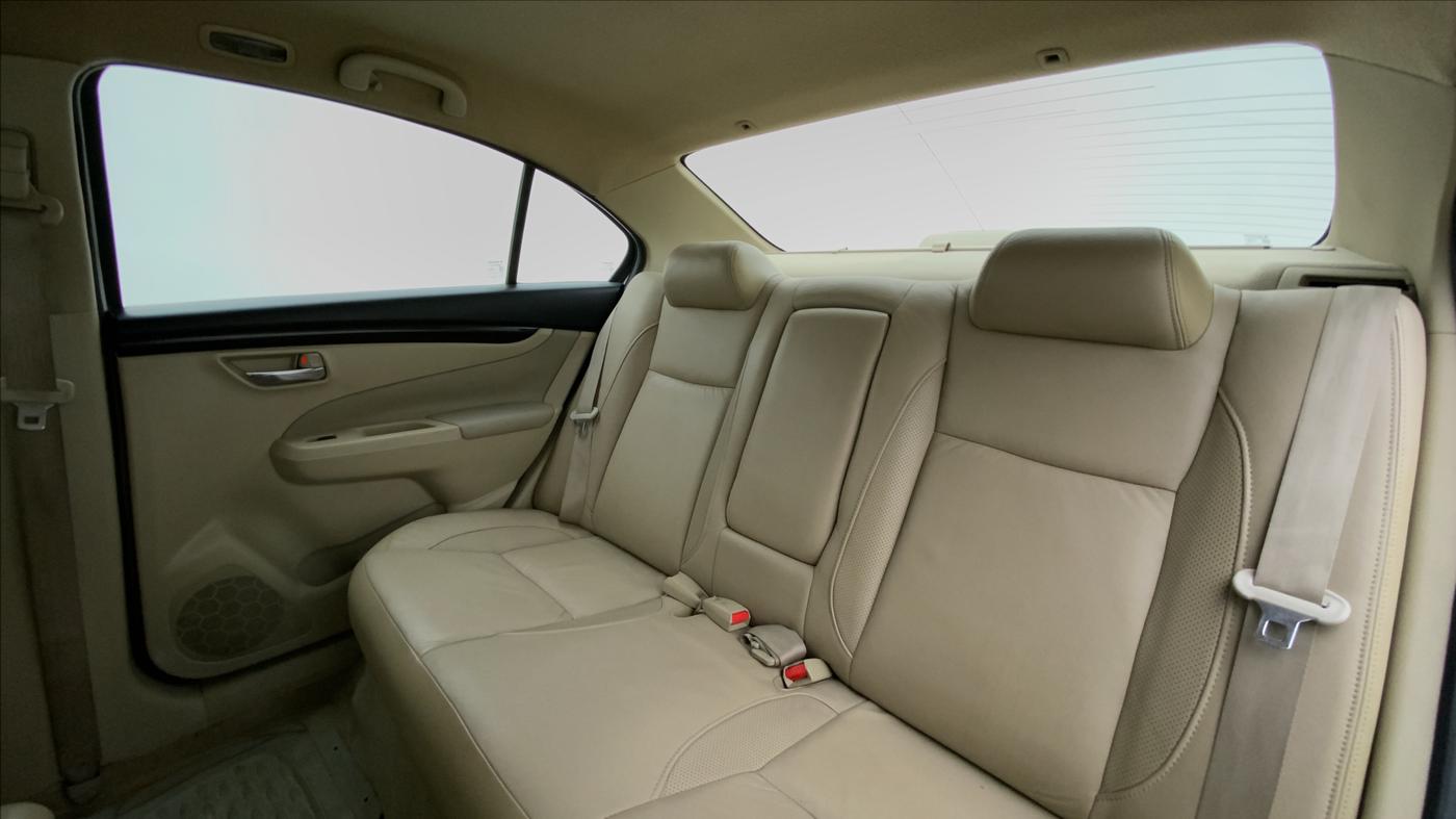2016 Maruti Ciaz ZDI+ SHVS, Diesel, Manual, 97,657 km, Right Side Door Cabin View