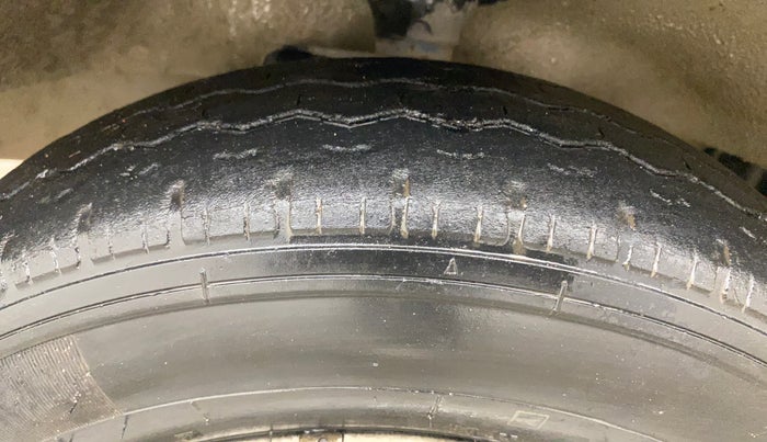 2022 Maruti Eeco 7 STR STD(O), Petrol, Manual, 32,848 km, Left Front Tyre Tread