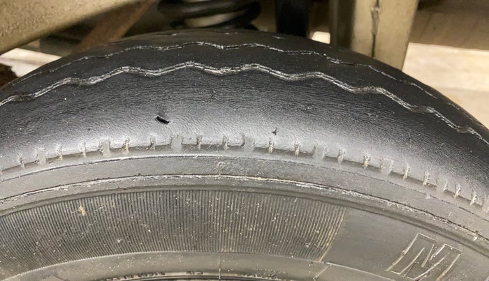 2022 Maruti Eeco 7 STR STD(O), Petrol, Manual, 32,848 km, Left Rear Tyre Tread