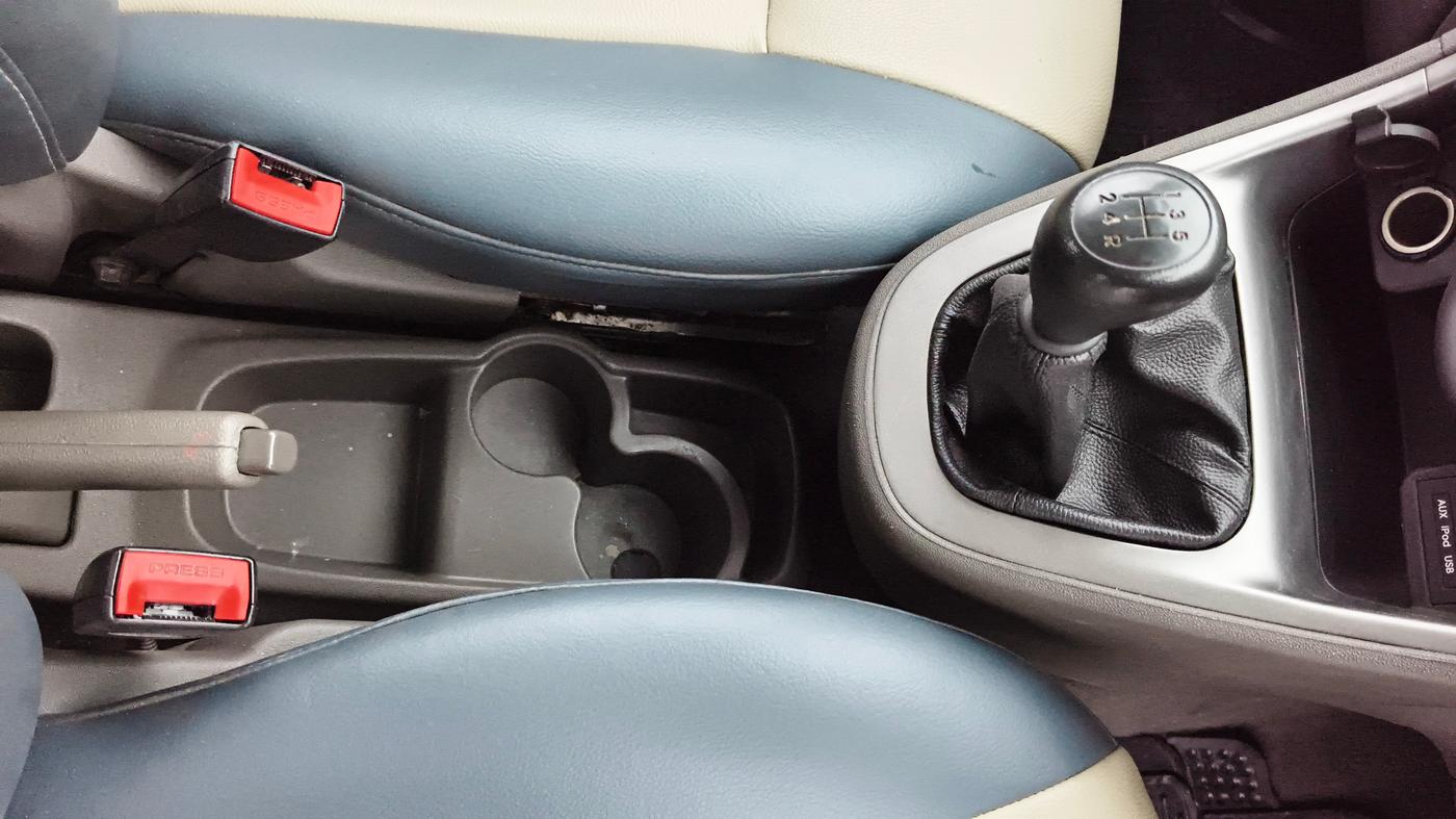 2013 Hyundai i10 SPORTZ 1.2, Petrol, Manual, 42,103 km, Gear Lever