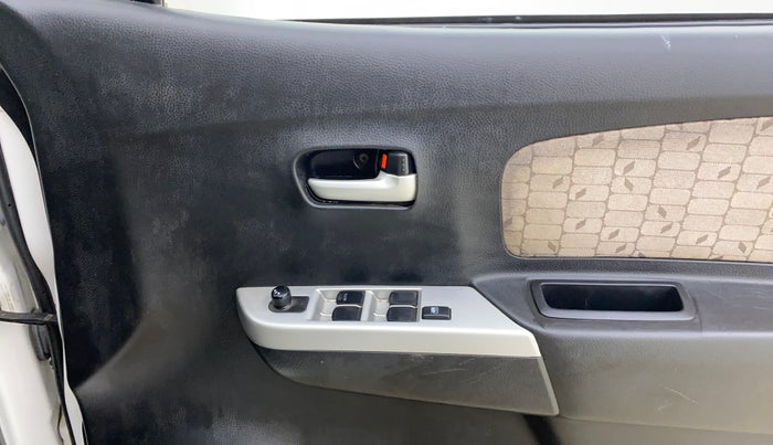 2016 Maruti Wagon R 1.0 VXI, Petrol, Manual, 76,637 km, Driver Side Door Panels Control