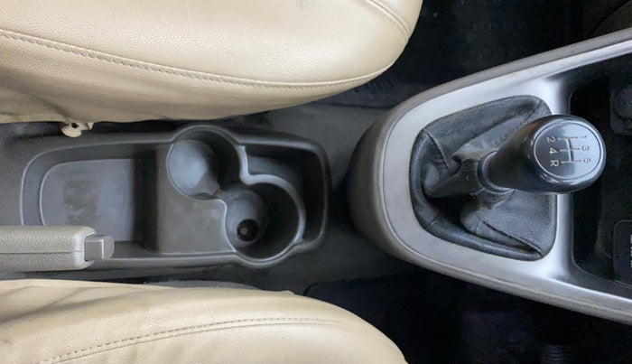 2013 Hyundai i10 SPORTZ 1.2, Petrol, Manual, 57,803 km, Gear Lever