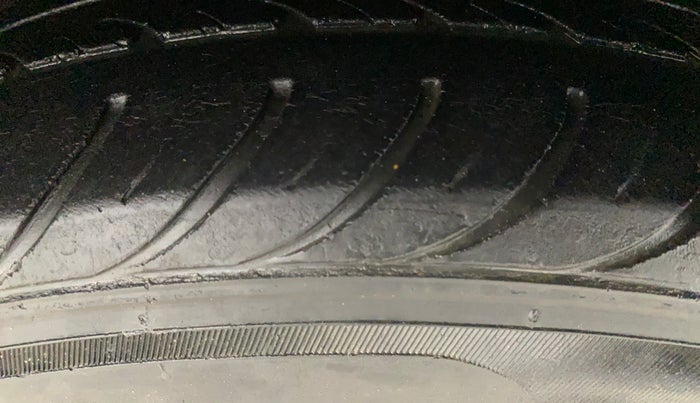 2013 Hyundai i10 SPORTZ 1.2, Petrol, Manual, 57,803 km, Right Front Tyre Tread