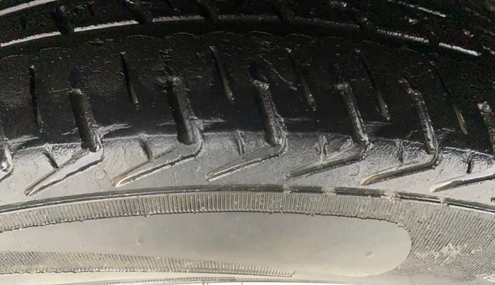 2013 Hyundai i10 SPORTZ 1.2, Petrol, Manual, 57,803 km, Right Rear Tyre Tread