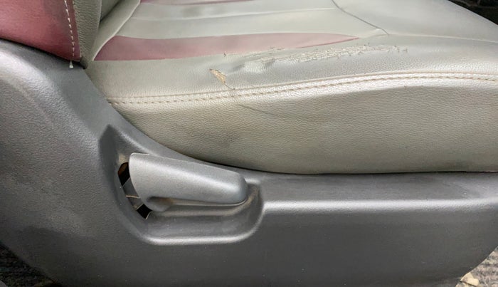 2011 Maruti Wagon R 1.0 VXI, Petrol, Manual, 1,21,464 km, Driver Side Adjustment Panel