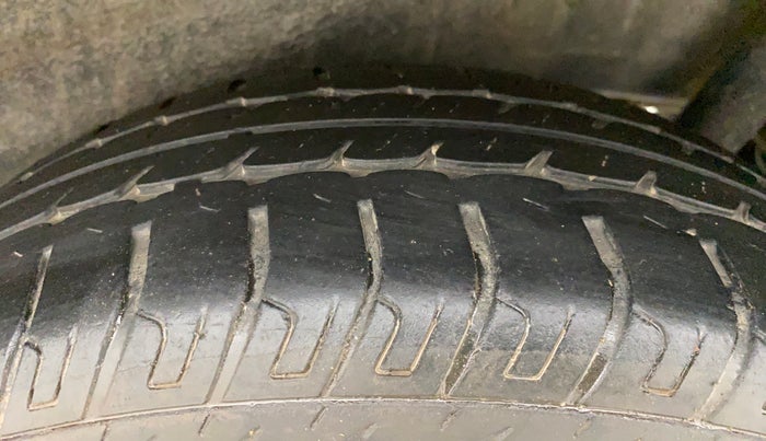 2011 Maruti Wagon R 1.0 VXI, Petrol, Manual, 1,21,464 km, Left Rear Tyre Tread
