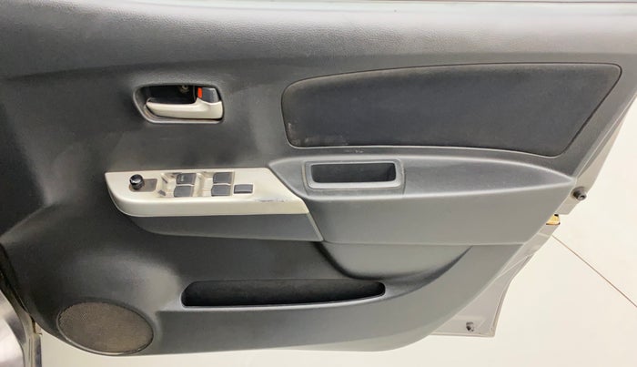 2011 Maruti Wagon R 1.0 VXI, Petrol, Manual, 1,21,464 km, Driver Side Door Panels Control