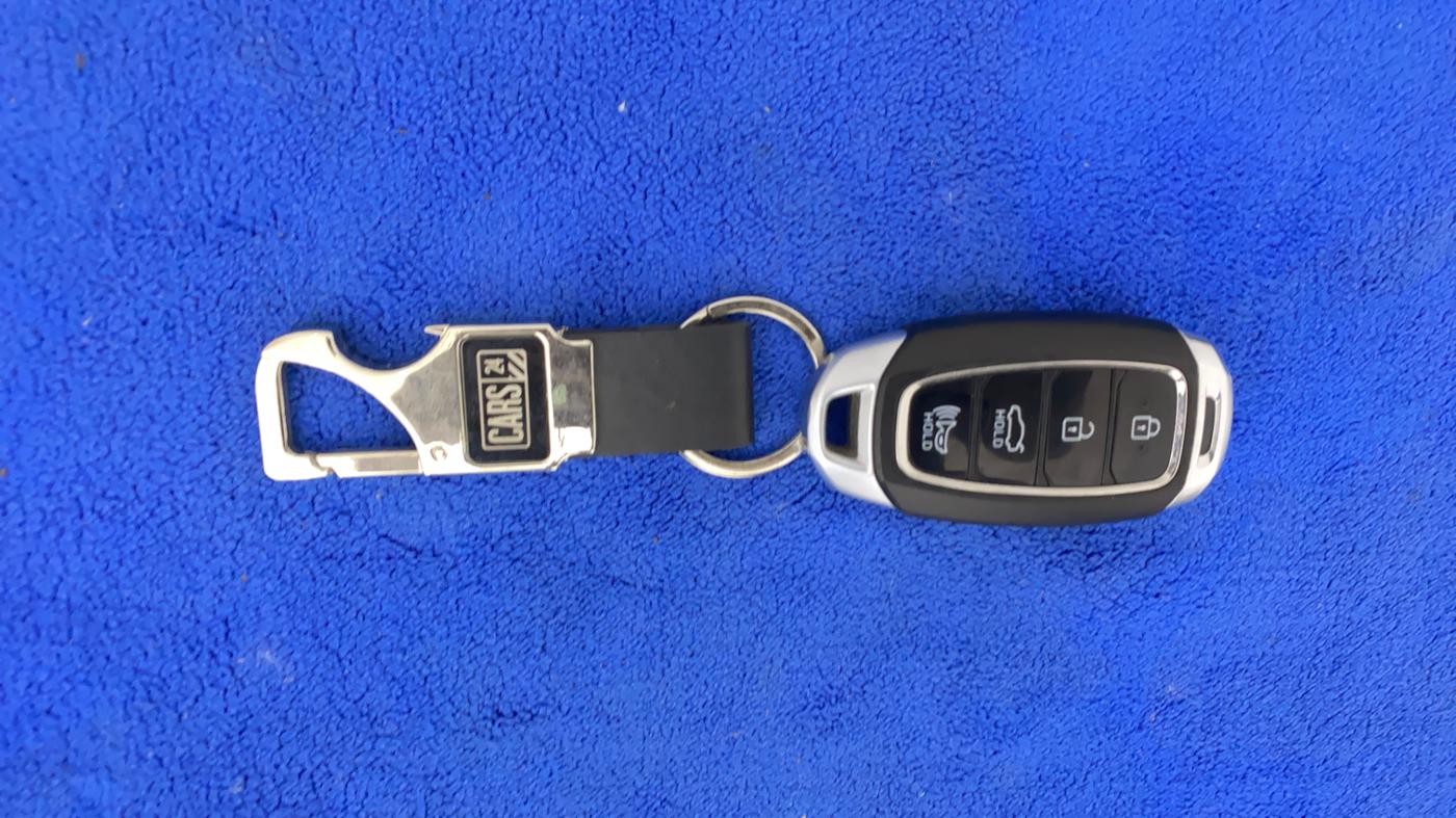 2020 Hyundai Verna SX (O) 1.0 TURBO DCT, Petrol, Automatic, 32,763 km, Key Close Up