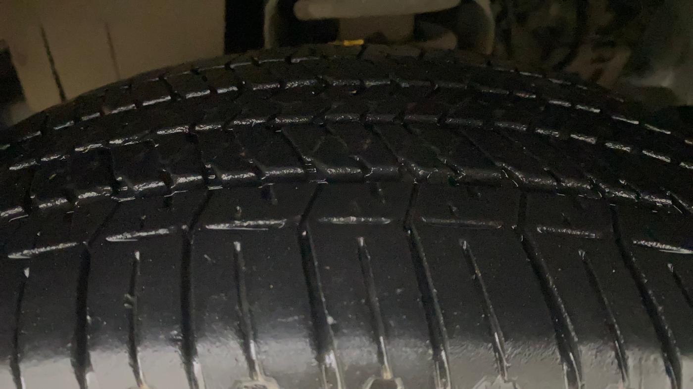 2016 Mahindra Scorpio S10 AT, Diesel, Automatic, 1,41,275 km, Left Front Tyre Tread