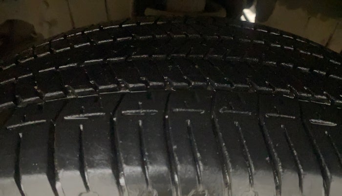 2016 Mahindra Scorpio S10 AT, Diesel, Automatic, 1,41,218 km, Right Front Tyre Tread