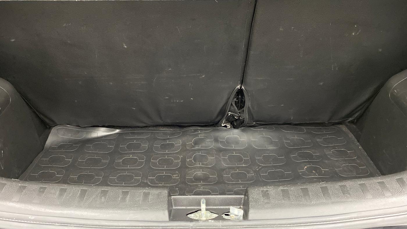 2016 Maruti Swift VXI OPT, Petrol, Manual, 42,431 km, Boot Inside