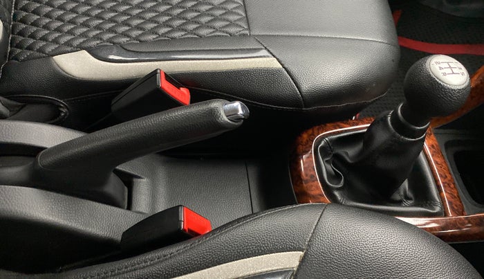 2016 Maruti Swift VXI OPT, Petrol, Manual, 42,431 km, Gear Lever