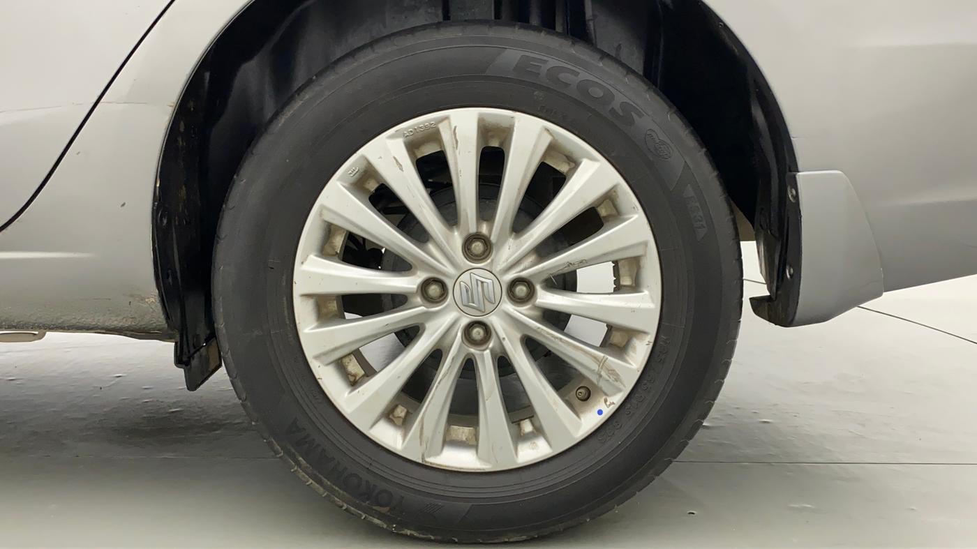 2015 Maruti Ciaz ZXI, Petrol, Manual, 46,919 km, Left Rear Wheel