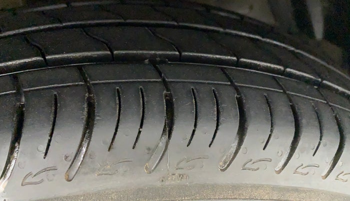 2015 Maruti Ciaz ZXI, Petrol, Manual, 46,919 km, Right Front Tyre Tread