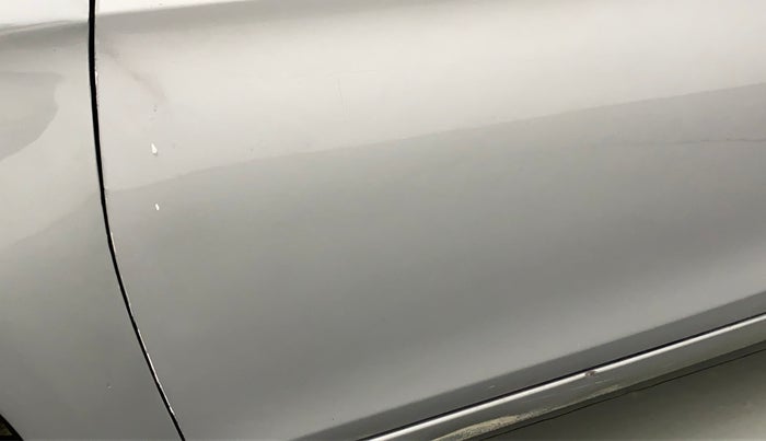 2015 Maruti Ciaz ZXI, Petrol, Manual, 46,919 km, Front passenger door - Slightly dented