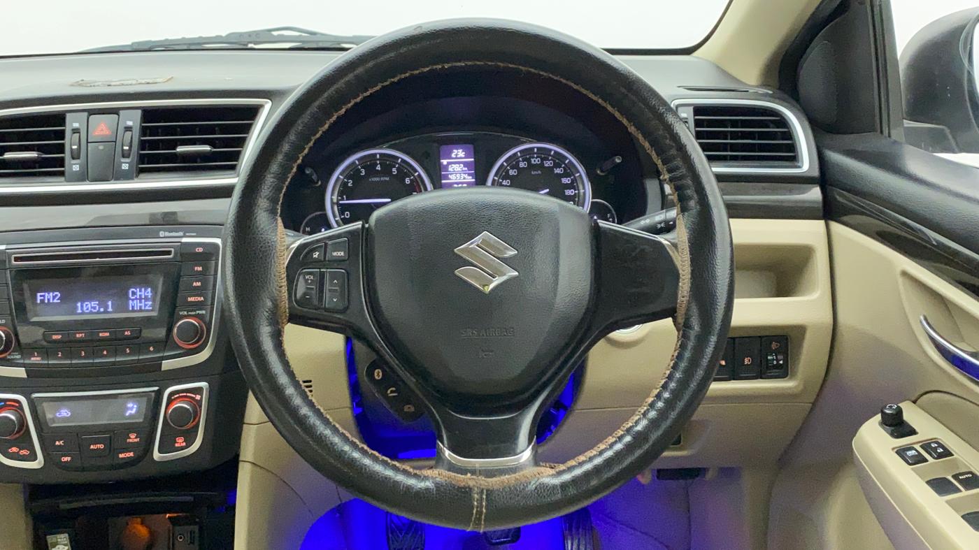 2015 Maruti Ciaz ZXI, Petrol, Manual, 46,919 km, Steering Wheel Close Up