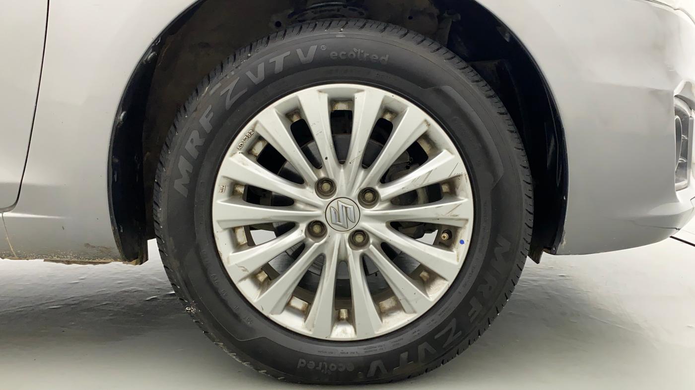 2015 Maruti Ciaz ZXI, Petrol, Manual, 46,919 km, Right Front Wheel