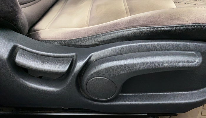 2015 Hyundai i20 Active 1.2 S, Petrol, Manual, 85,550 km, Driver Side Adjustment Panel