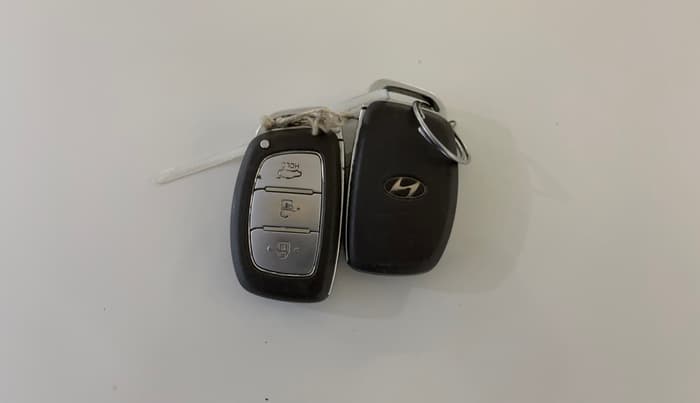 2014 Hyundai Grand i10 ASTA (O) 1.2 KAPPA VTVT, Petrol, Manual, 71,993 km, Key Close Up