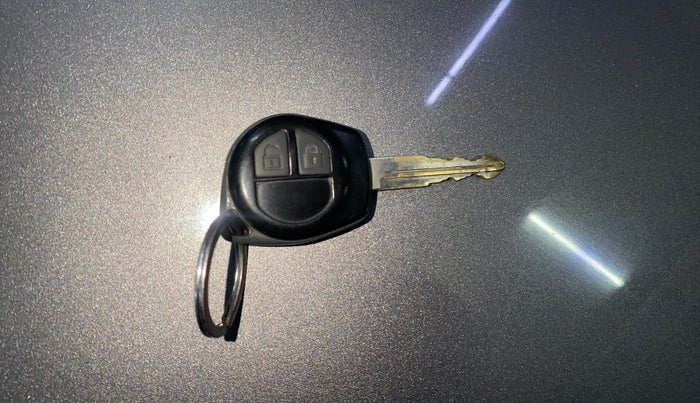 2017 Maruti Swift VXI, Petrol, Manual, 41,239 km, Key Close Up