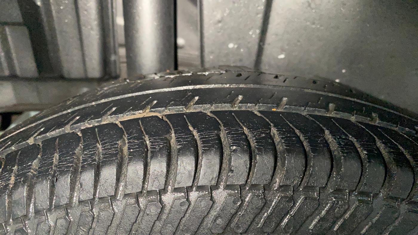2017 Maruti Swift VXI, Petrol, Manual, 41,239 km, Right Rear Tyre Tread