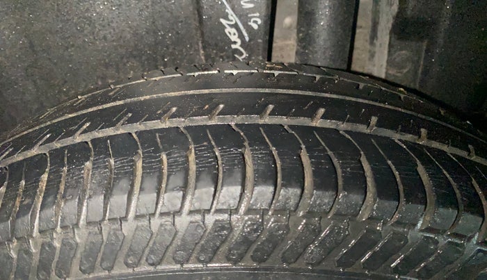 2017 Maruti Swift VXI, Petrol, Manual, 41,239 km, Left Rear Tyre Tread