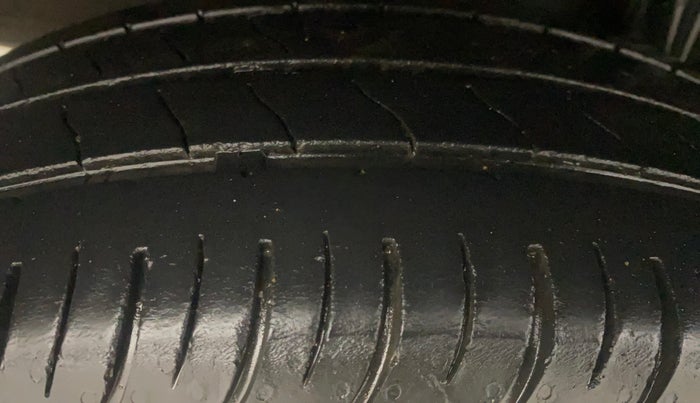 2023 Renault TRIBER RXZ, Petrol, Manual, 39,158 km, Right Rear Tyre Tread