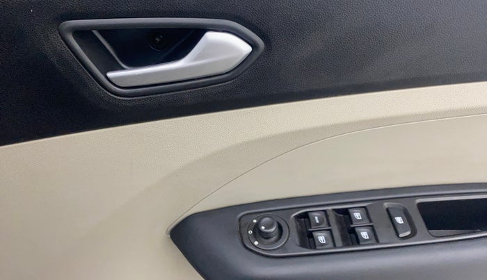 2023 Renault TRIBER RXZ, Petrol, Manual, 39,158 km, Driver Side Door Panels Control