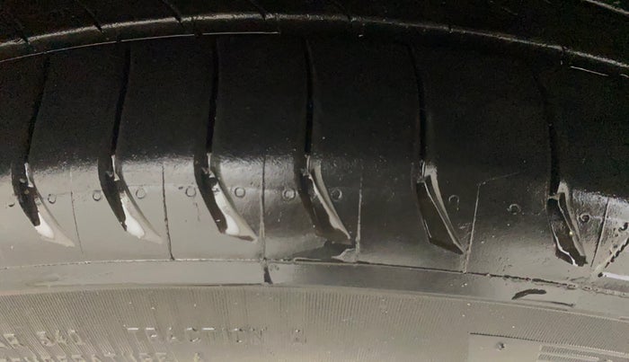 2015 Ford Ecosport TITANIUM 1.5L PETROL AT, Petrol, Automatic, 1,48,543 km, Right Front Tyre Tread