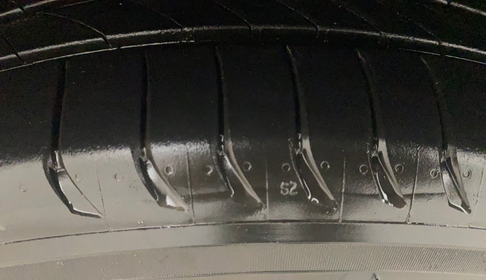 2015 Ford Ecosport TITANIUM 1.5L PETROL AT, Petrol, Automatic, 1,48,543 km, Left Front Tyre Tread