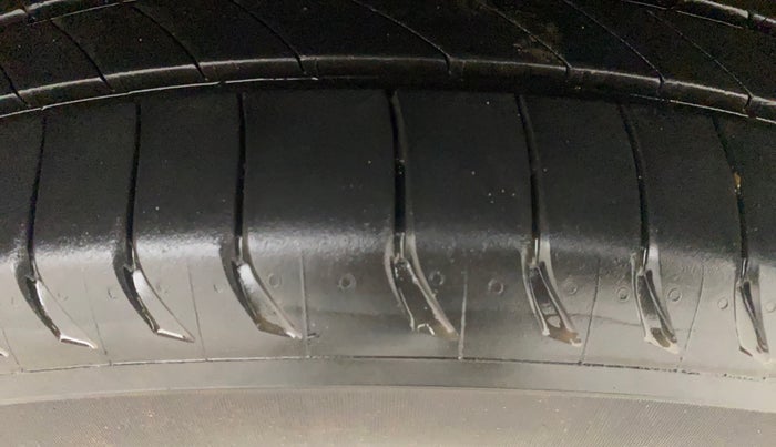 2015 Ford Ecosport TITANIUM 1.5L PETROL AT, Petrol, Automatic, 1,48,543 km, Left Rear Tyre Tread