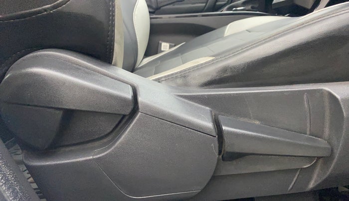 2023 Renault Kiger RXZ TURBO CVT, Petrol, Automatic, 51,433 km, Driver Side Adjustment Panel